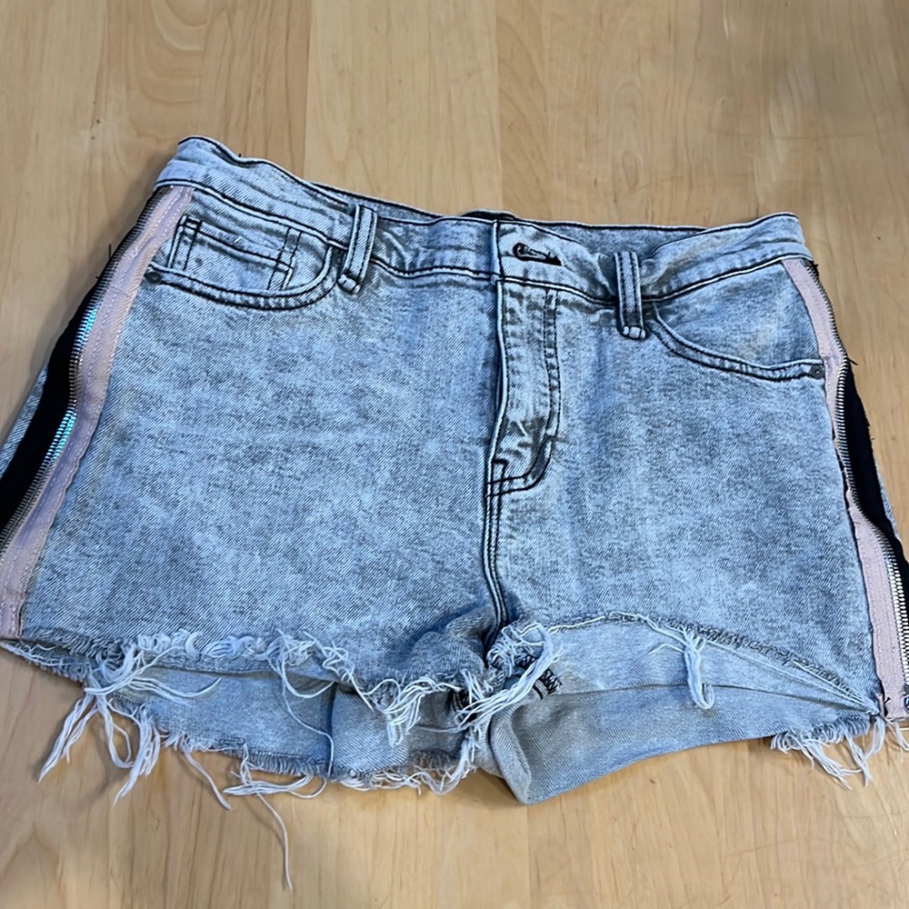 Hudson Gemma Shorts sz 27